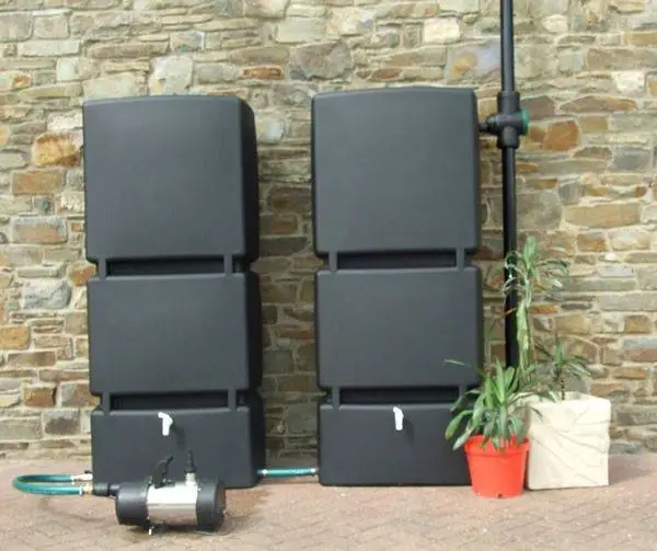 1600L 3P Technik Rain Tank System - Black (2 X 800L Tanks) 3 1600L 3P Technik Rain Tank System - Black (2 X 800L Tanks)