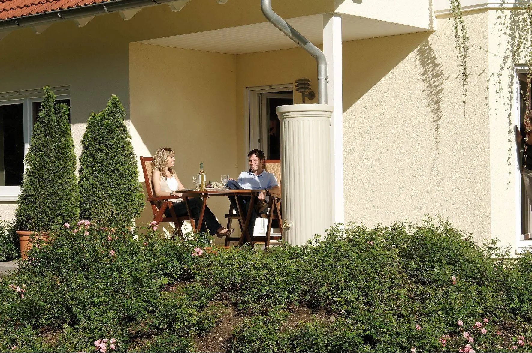 1000L Column Water Tank - Sand Beige 6 1000L Column Water Tank - Sand Beige - Image 4